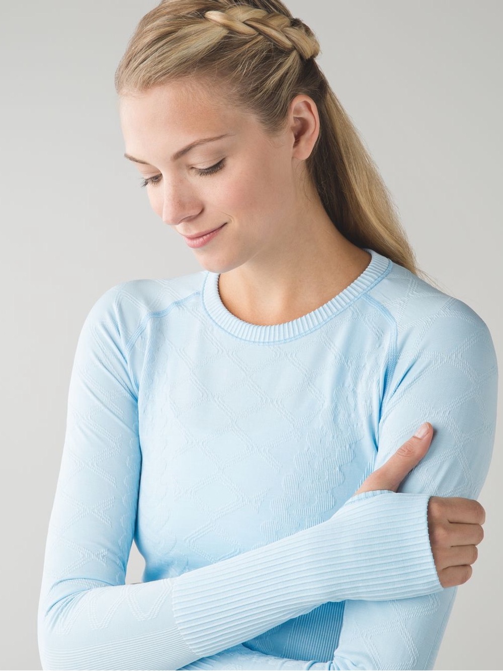 LULULEMON Pale Blue Seamless Long Sleeve Top w Thumbholes